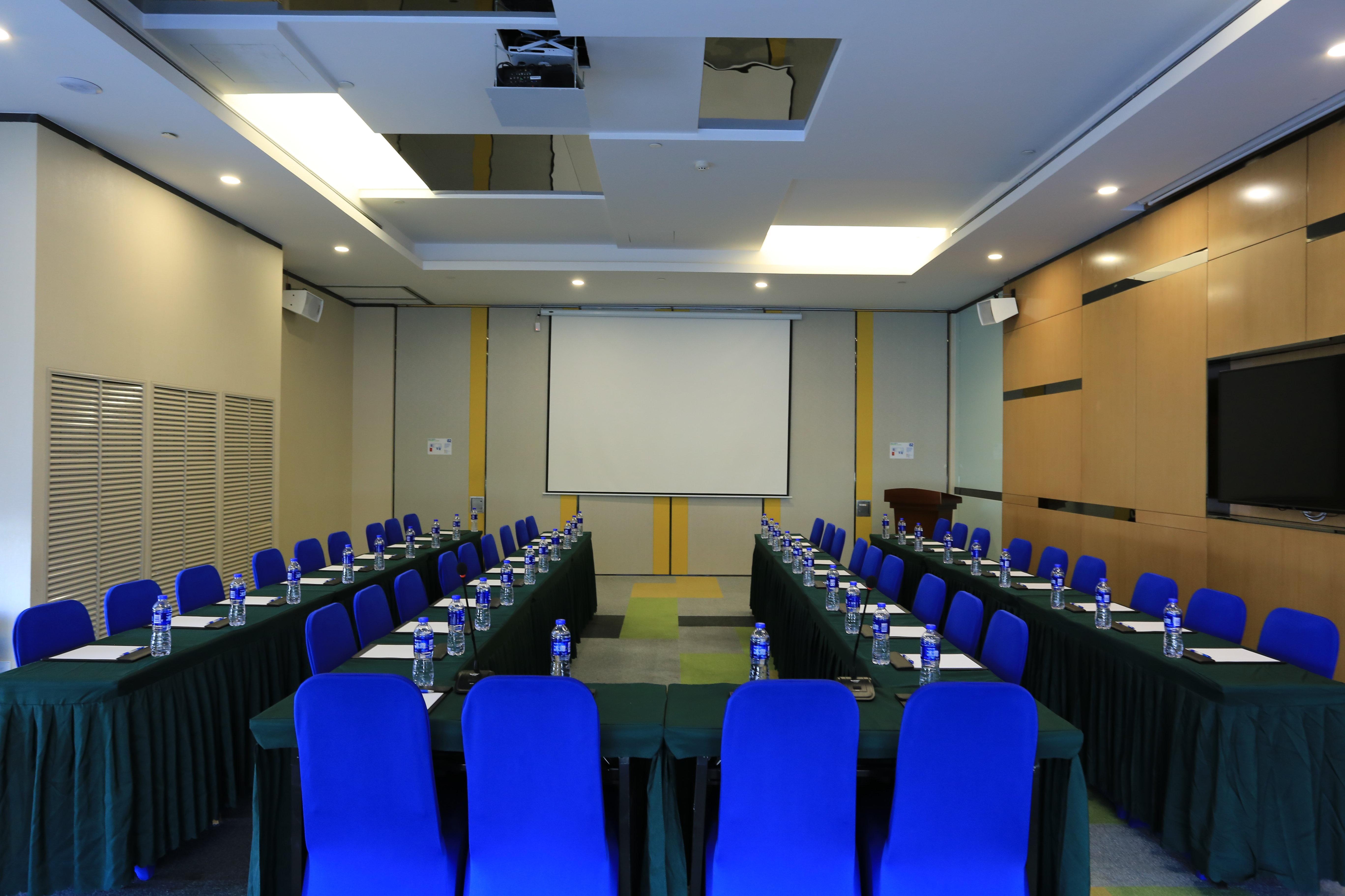 Holiday Inn Express Zhangjiakou Park View, An Ihg Hotel Exterior photo