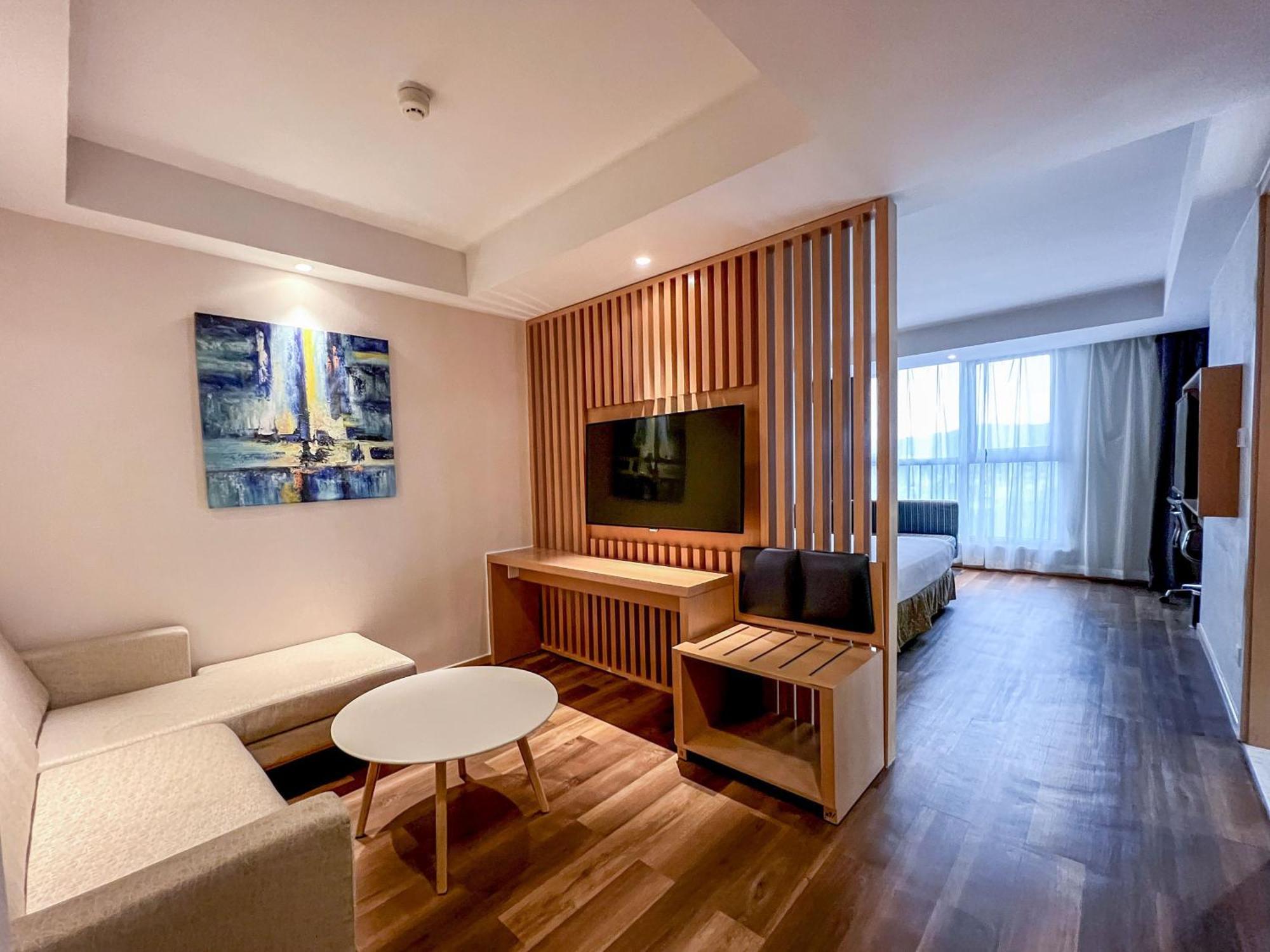 Holiday Inn Express Zhangjiakou Park View, An Ihg Hotel Exterior photo